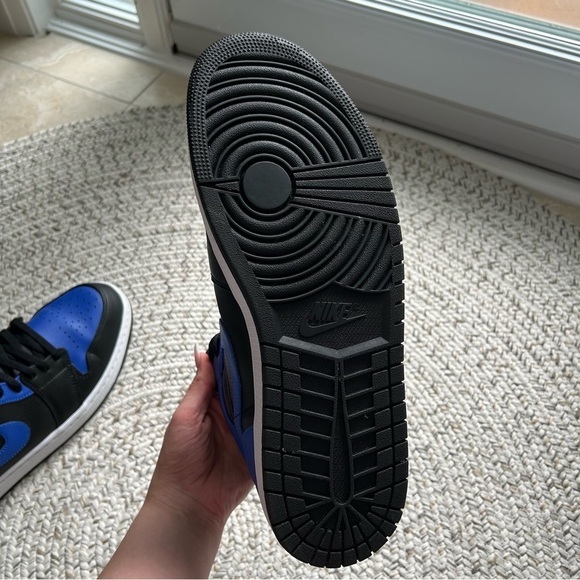 [13] Nike Air Jordan 1 Mid Hyper Royal Tumbled Leather Men’s Black & Blue - Picture 8 of 10